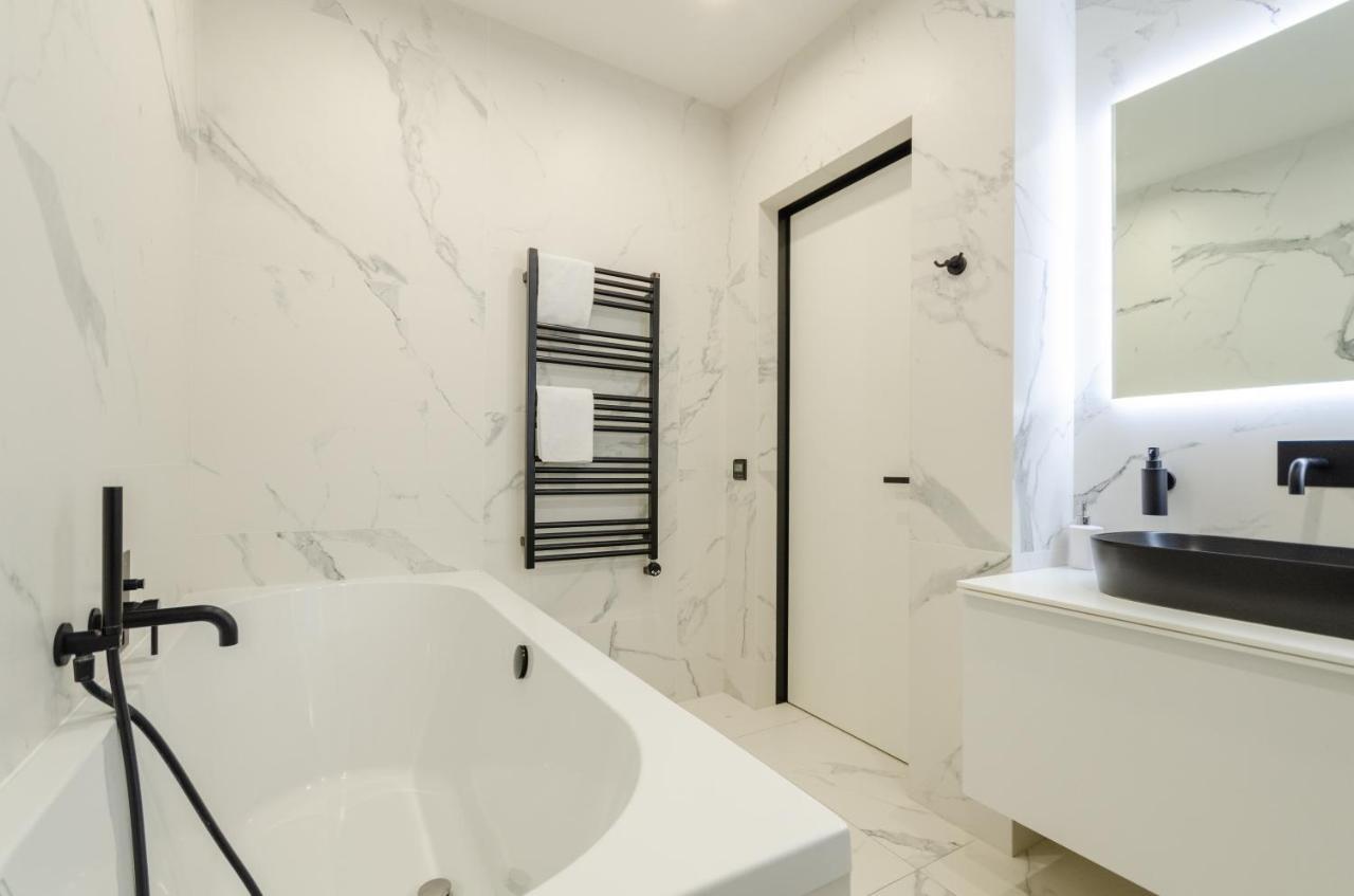 Petrovdom Apartments 23-173 In Rc Kvartet , 16Г Vasyl Lypkivskyi Street كييف المظهر الخارجي الصورة